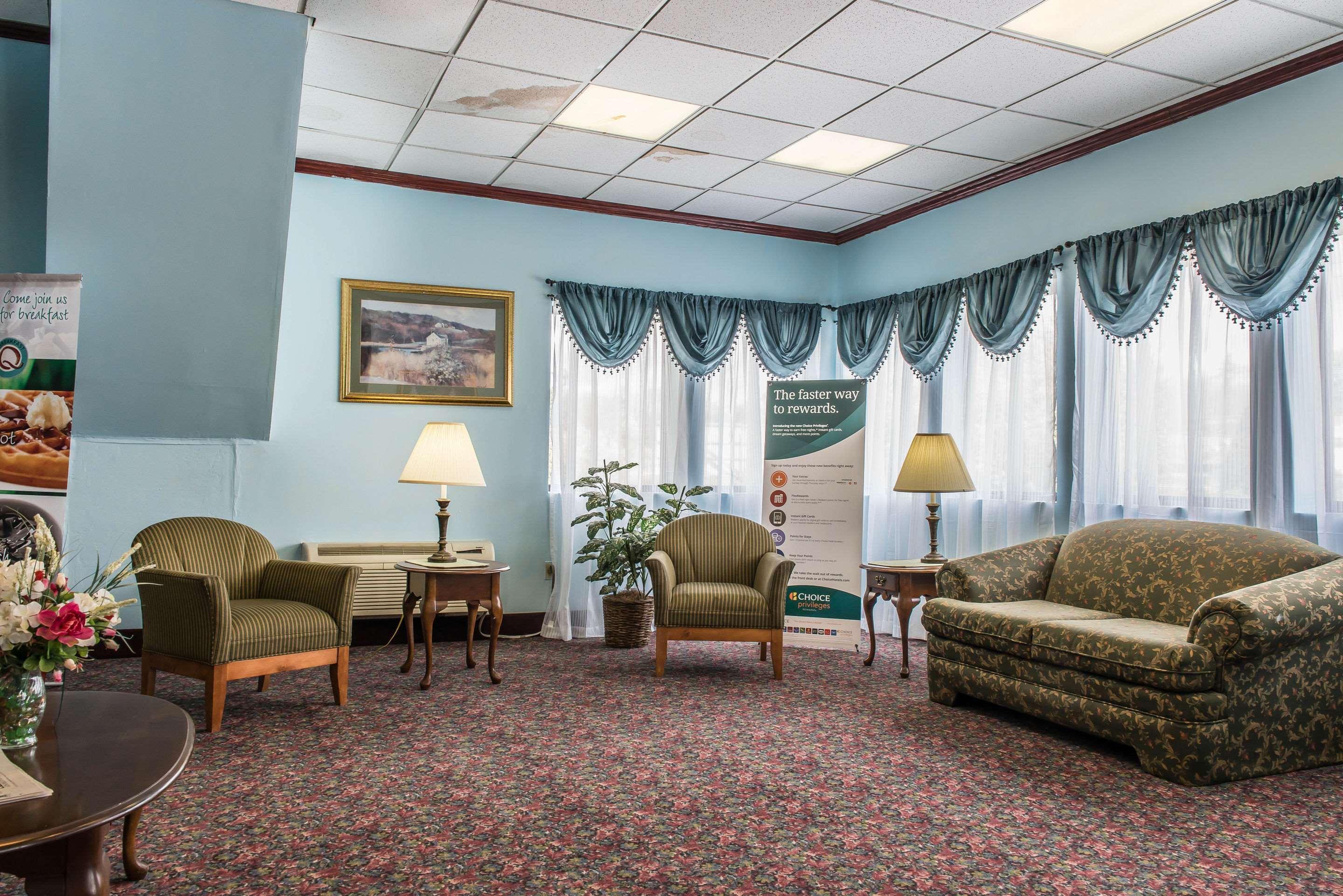 Rodeway Inn Brookville Exterior photo