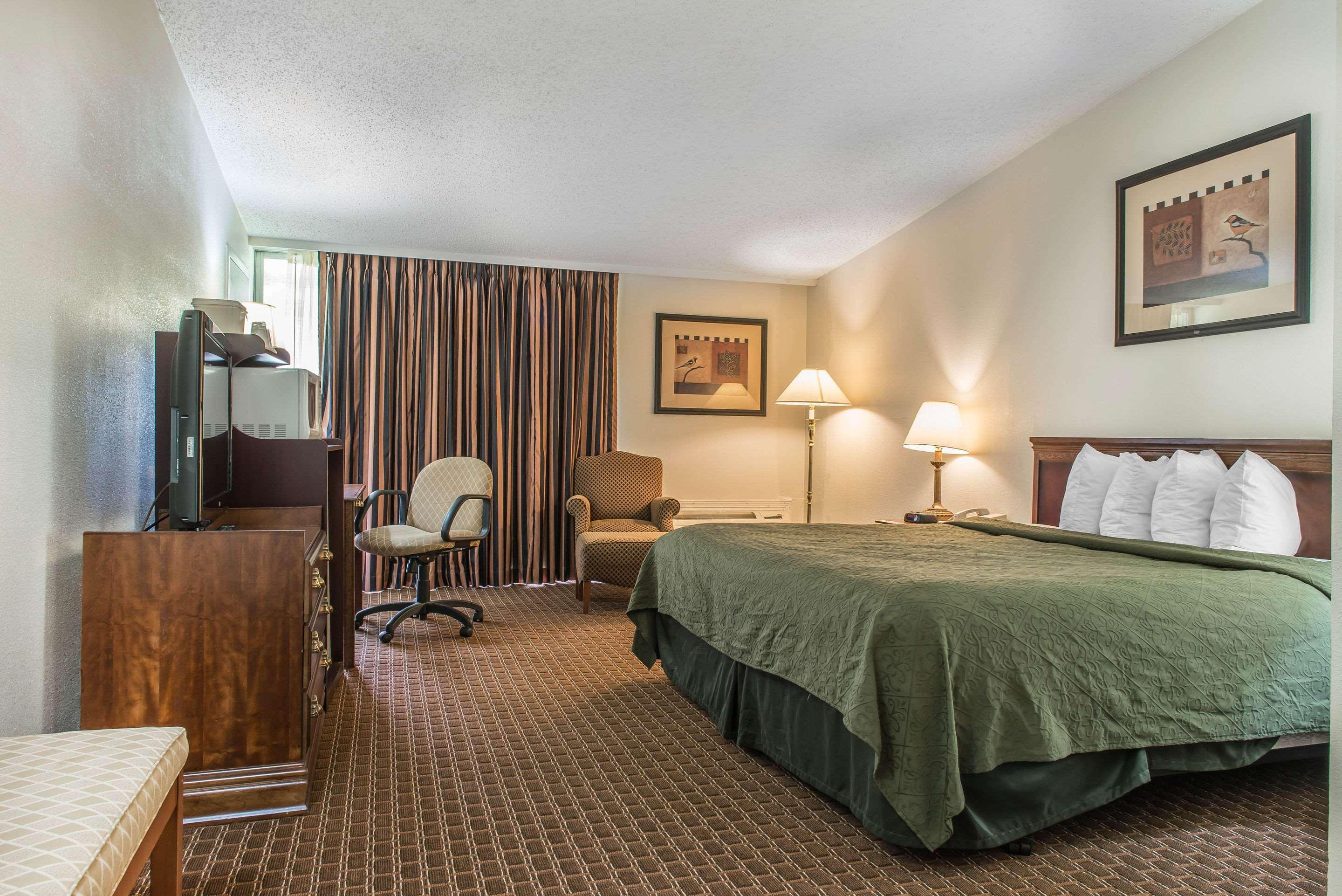 Rodeway Inn Brookville Exterior photo